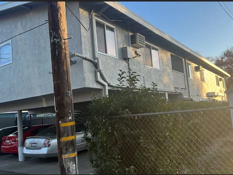 2299 Grove Ave — Photo 5