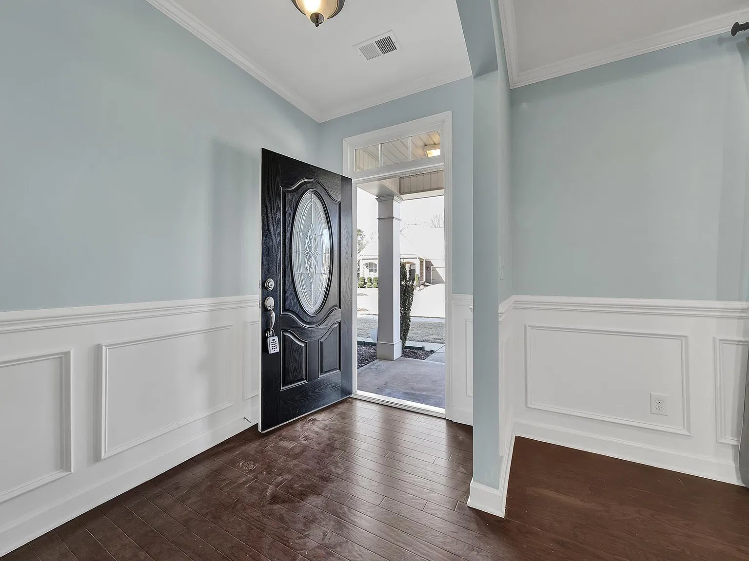 9115 Rayneridge Dr — Photo 4