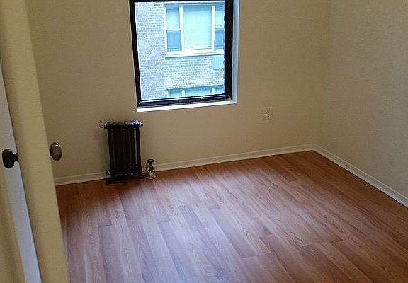 4th image of 236 E 77th St APT 14
