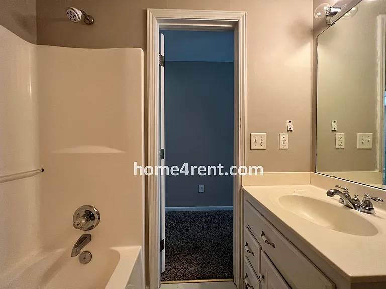 8310 NW 77th Ter — Photo 32