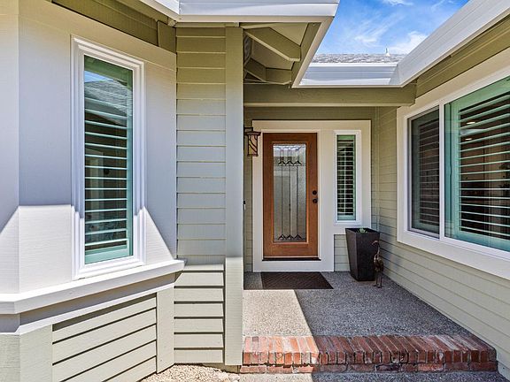 3rd image of 8021 Oakmont Drive