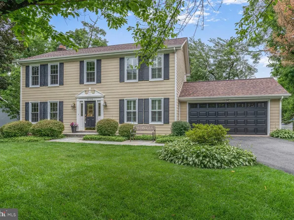 2239 Casemont Dr, Falls Church, VA 22046