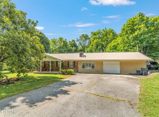 1623 Bluff Rd, Harriman, TN 37748