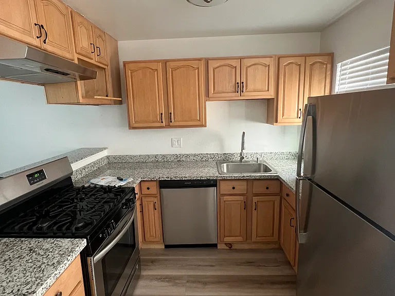 1040 Fell St #2 — Photo 5