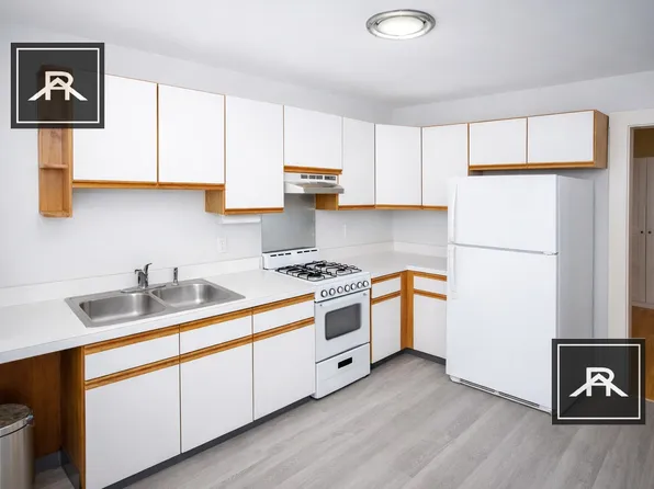 96 Kent St #2, Brookline, MA 02445