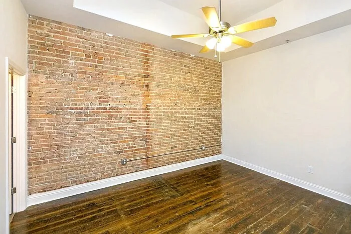 215 N Court St #6 — Photo 8