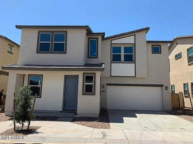 3 bed, 2.5 bath, 2045 sqft, $2,350 — Photo 1