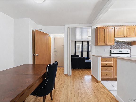 3rd image of 1677 Unionport Road