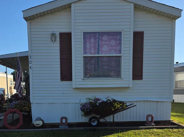 304 Greenbriar Ln W, Hebron, OH 43025