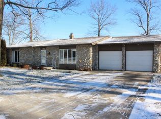 704 Laura Ln, Sweetser, IN 46987