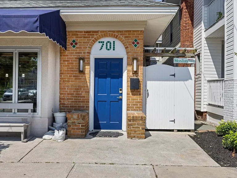 701 E 4th St #A — Photo 31