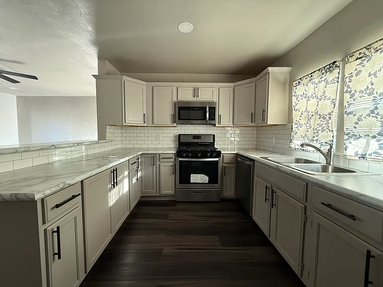 801 Hickory St — Photo 14