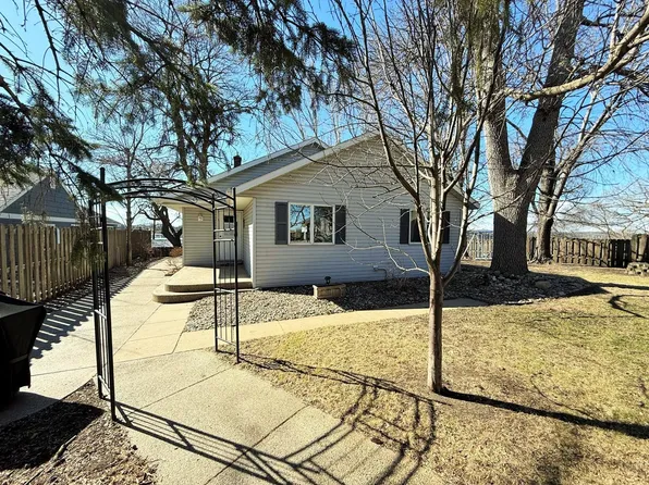 5134 E Eagle Lake Rd, Willmar, MN 56201