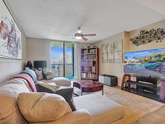 5th image of 520 SE 5th Ave APT 2509