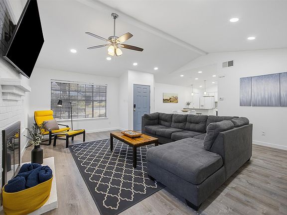3rd image of 13016 Moorcroft Ln