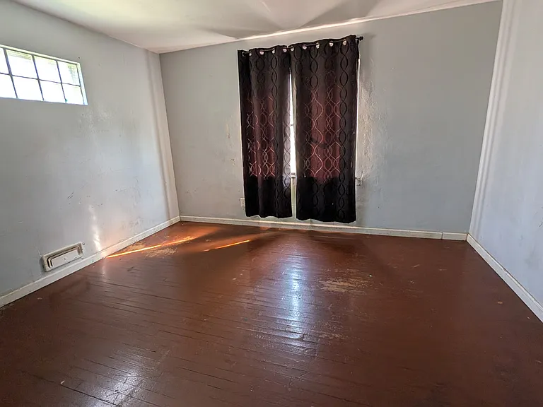 2529 Ada Ave — Photo 5