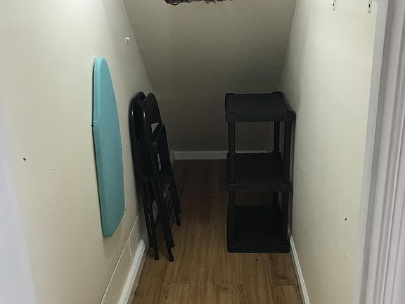 5th image of 146 Bartow Ave