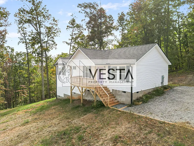 474 Hague Dr — Photo 4