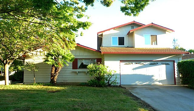 1st image of 1665 Larkin Ave