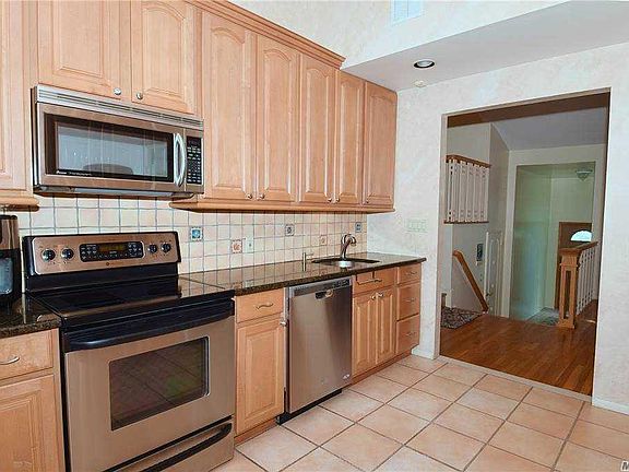 5th image of 45 Magnolia Ln