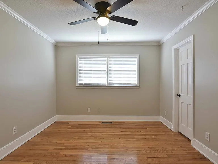 426 Forest Glen Dr — Photo 23