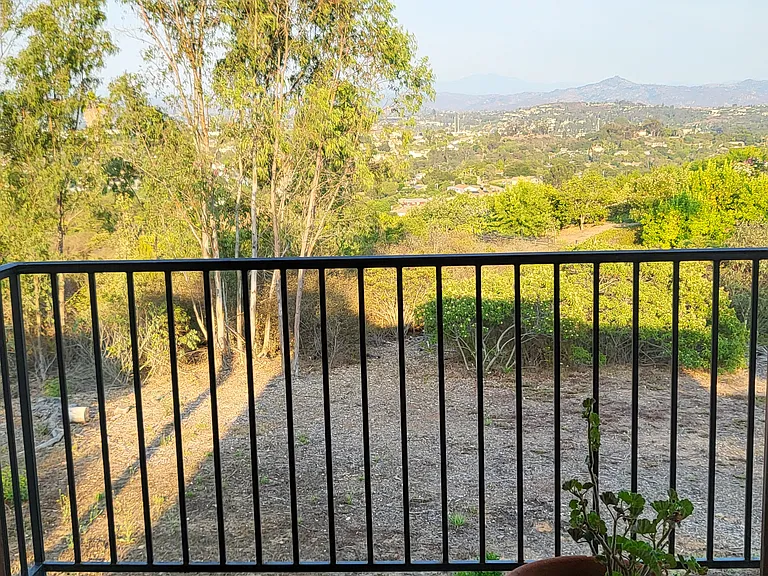 658 Coronado Hills Dr — Photo 8