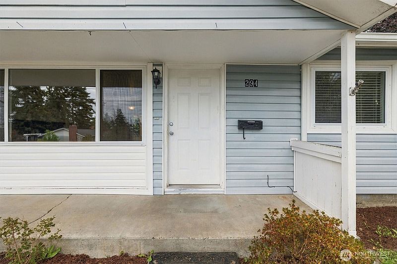 3rd image of 294 NE Queets Street