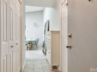 24 Malvern Way, Edison, NJ 08817