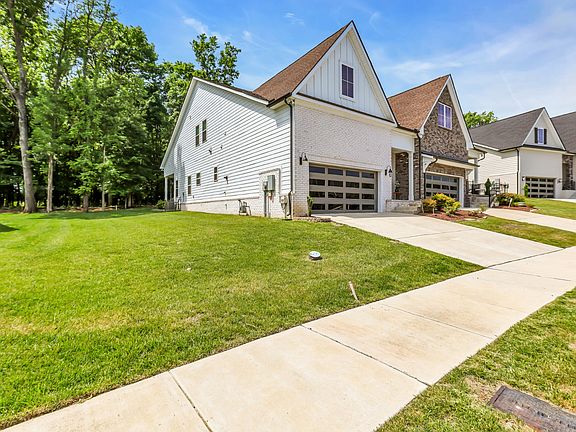 2nd image of 3048 Wiltshire Park Pl