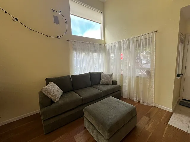 3 bed, 2.5 bath, 1774 sqft, $1,800 — Photo 3