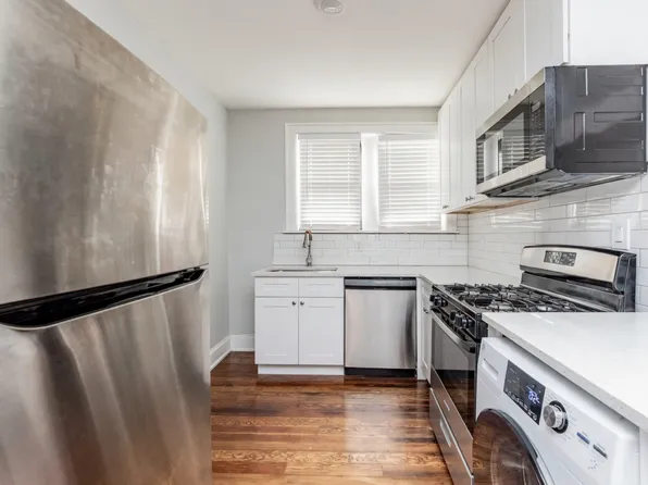 4415 W School St #1F, Chicago, IL 60641