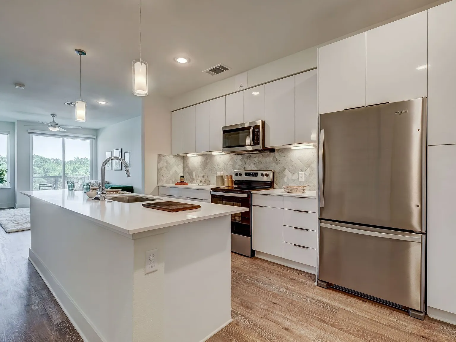 The Pearl Austin — Photo 1