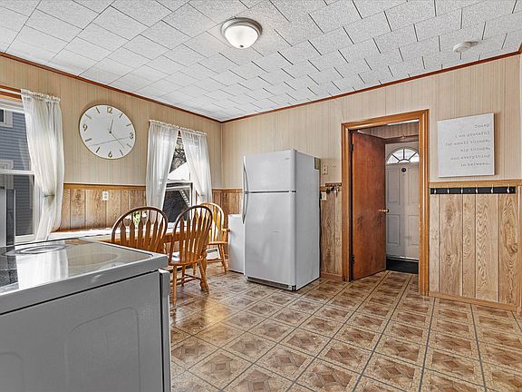 5th image of 17 5th Ave #1