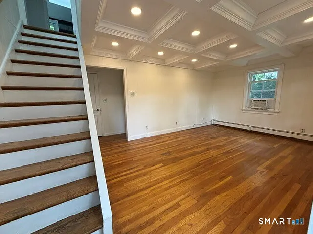 4 bed, 2.0 bath, 1699 sqft, $4,450 — Photo 3