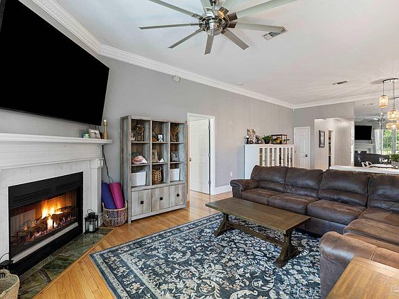 4th image of 1329 Greenvista Ln