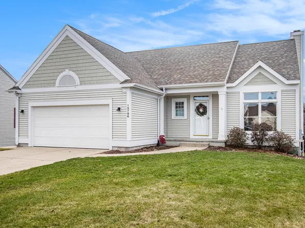 15786 River Side Dr, Spring Lake, MI 49456
