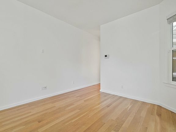 4th image of 60A Woodward St