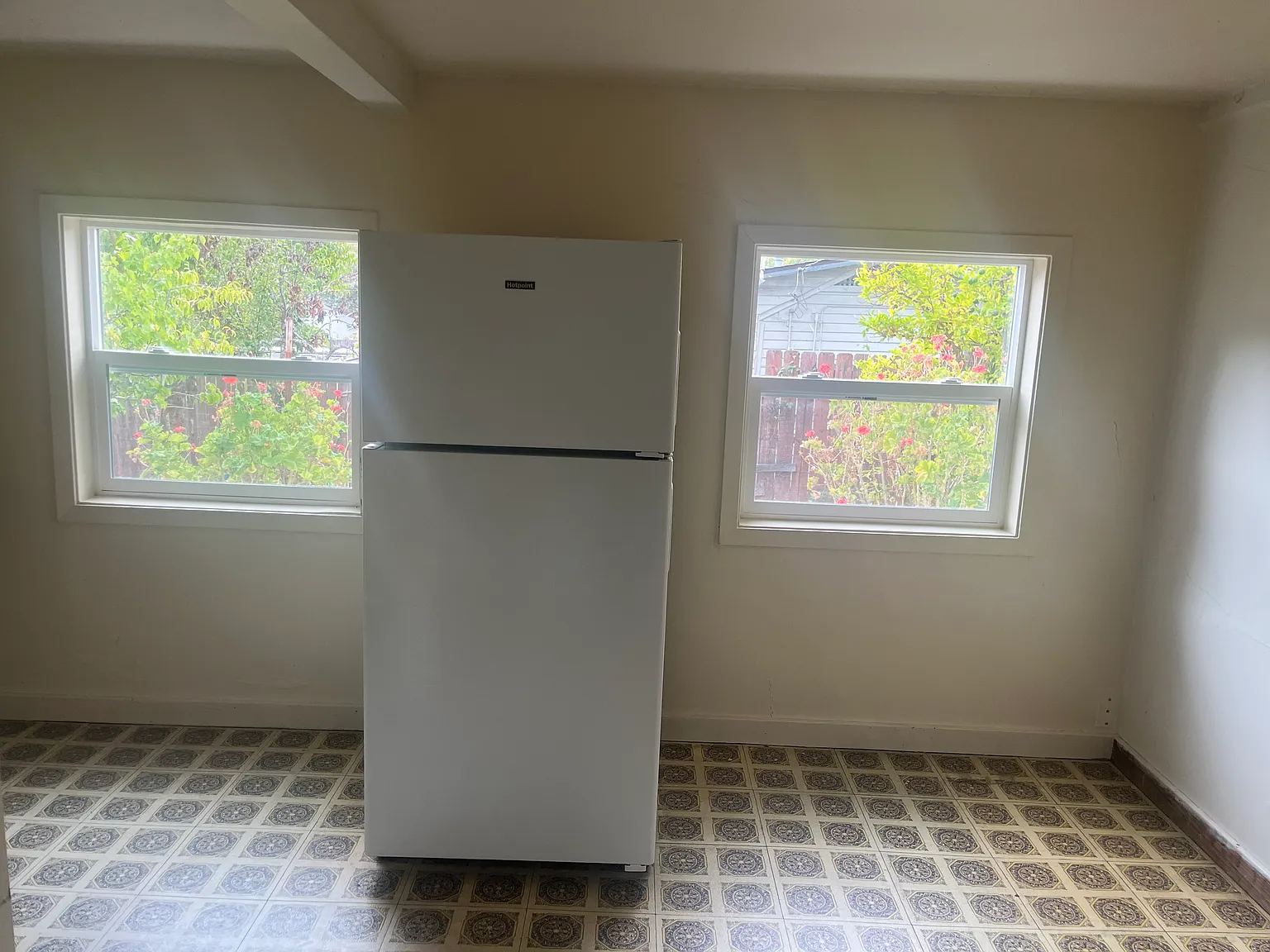 2 bed, 800 sqft, $2,400 — Photo 4