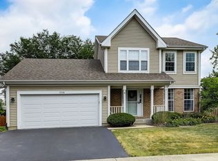 596 Lakewood Farms Dr, Bolingbrook, IL