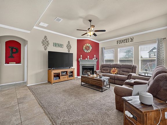 5th image of 1332 Foxglove Ln