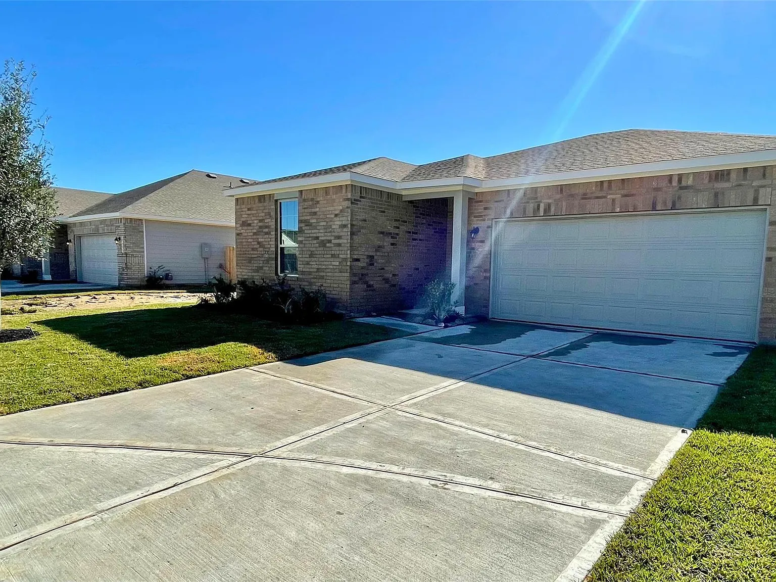 3 bed, 2.0 bath, 1637 sqft, $1,850 — Photo 1