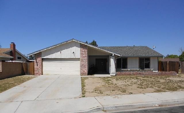 1st image of 41792 Laurie Ln