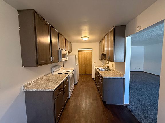 2nd image of 924 24th Ave S APT 3
