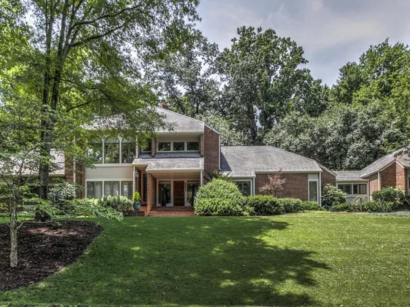 4911 Buckhorn Rd, Roanoke, VA 24018