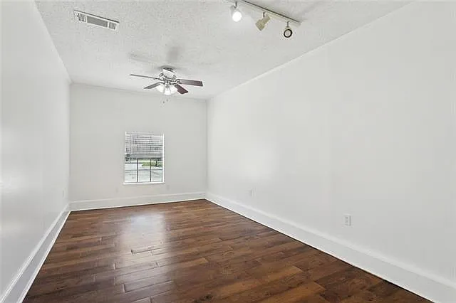 1201 Montgomery St — Photo 12