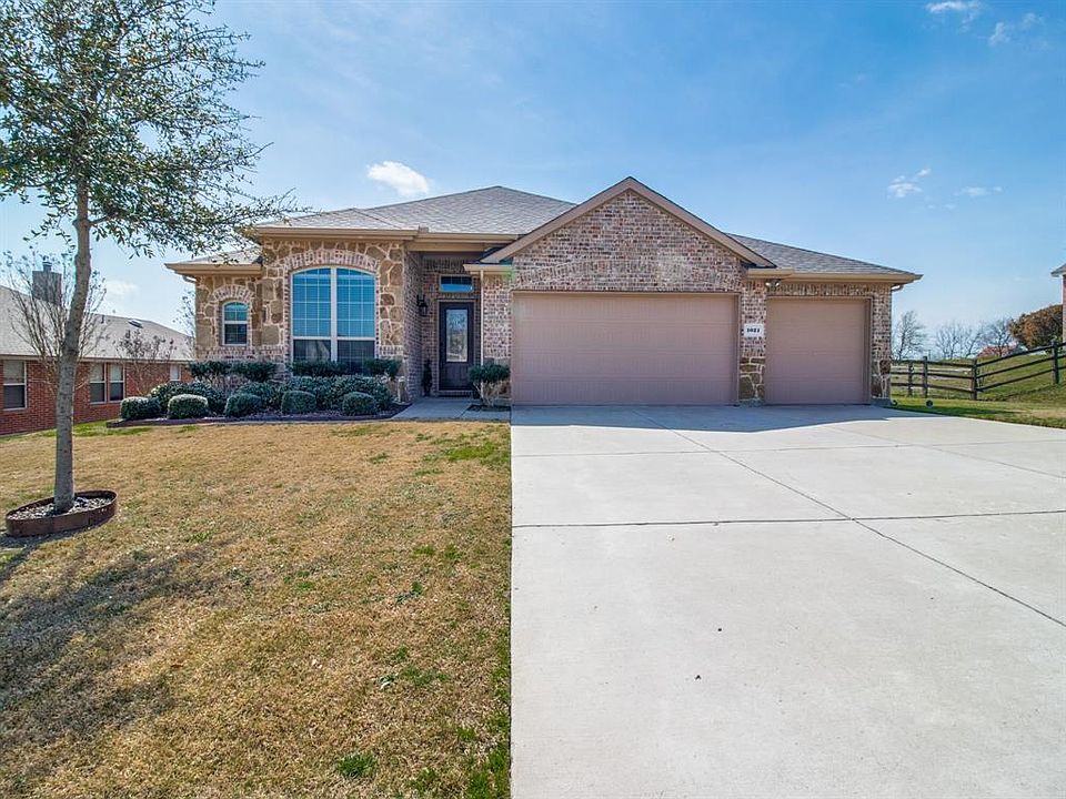 1st image of 1021 Founders Ln