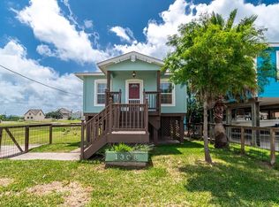 1308 S Live Oak St, Rockport, TX 78382