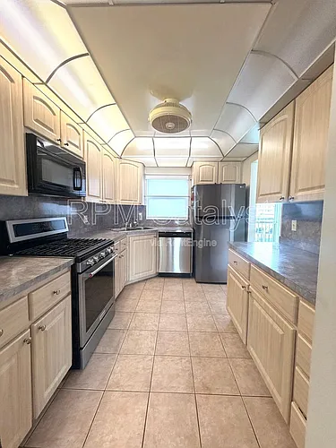 6020 Shore Blvd S Photo 1