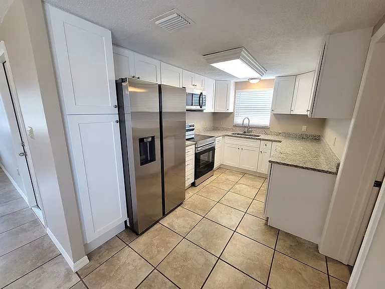 7335 Castanea Dr — Photo 7