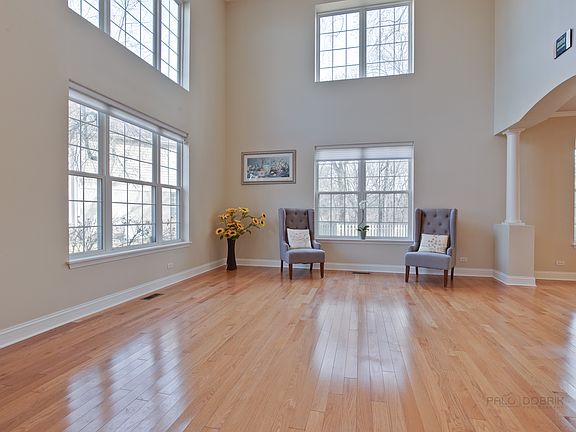 2nd image of 33 River Oaks Cir E